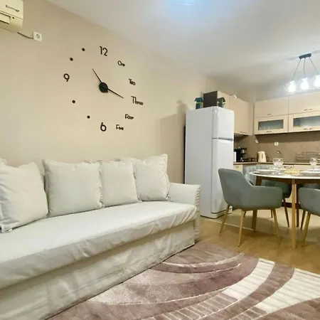 Bratanov Marvel 1 阳光海滩